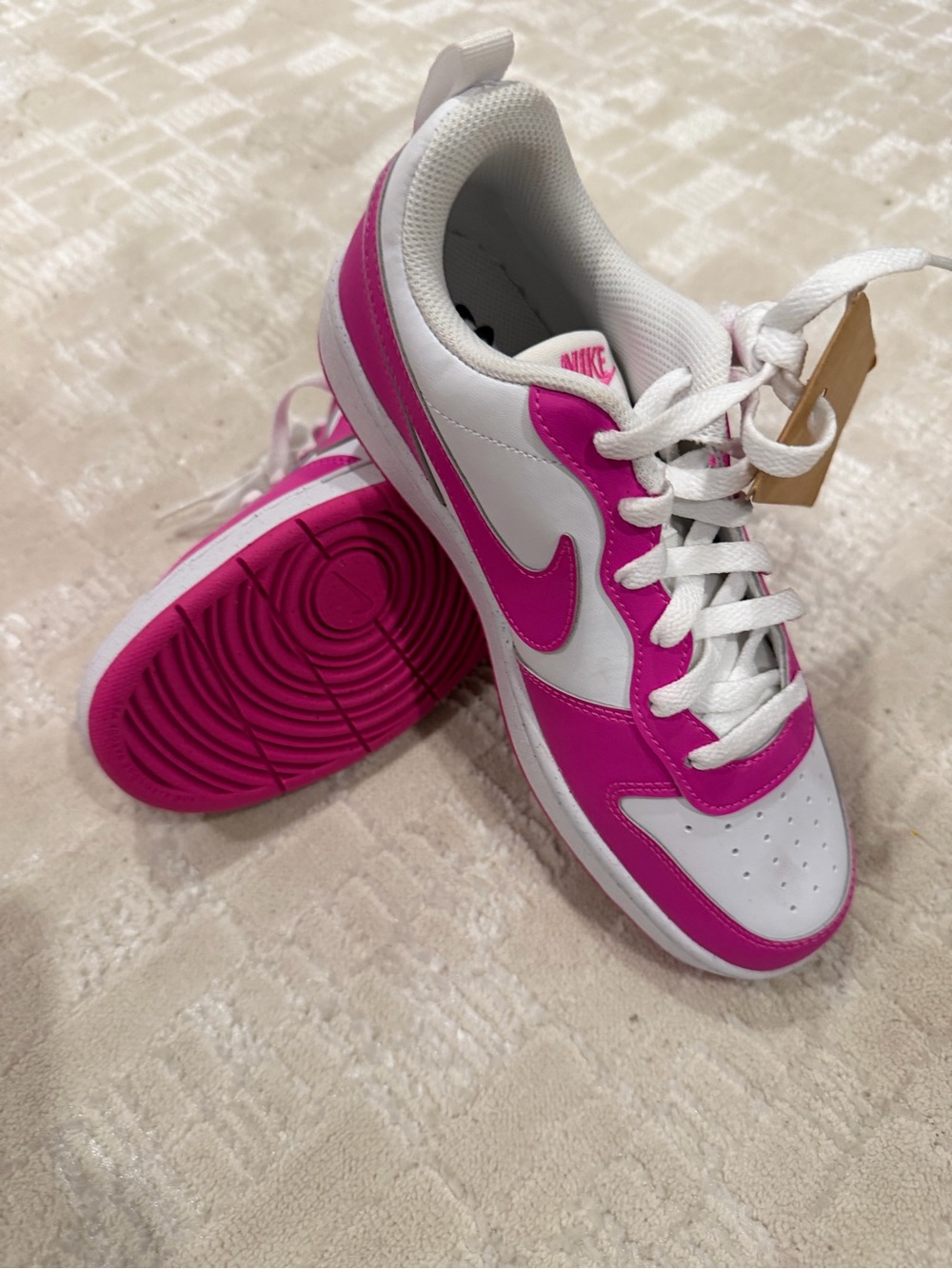 Nike women’s 8.5 kids 6.5 yLow-Top Sneakers - White/Pink